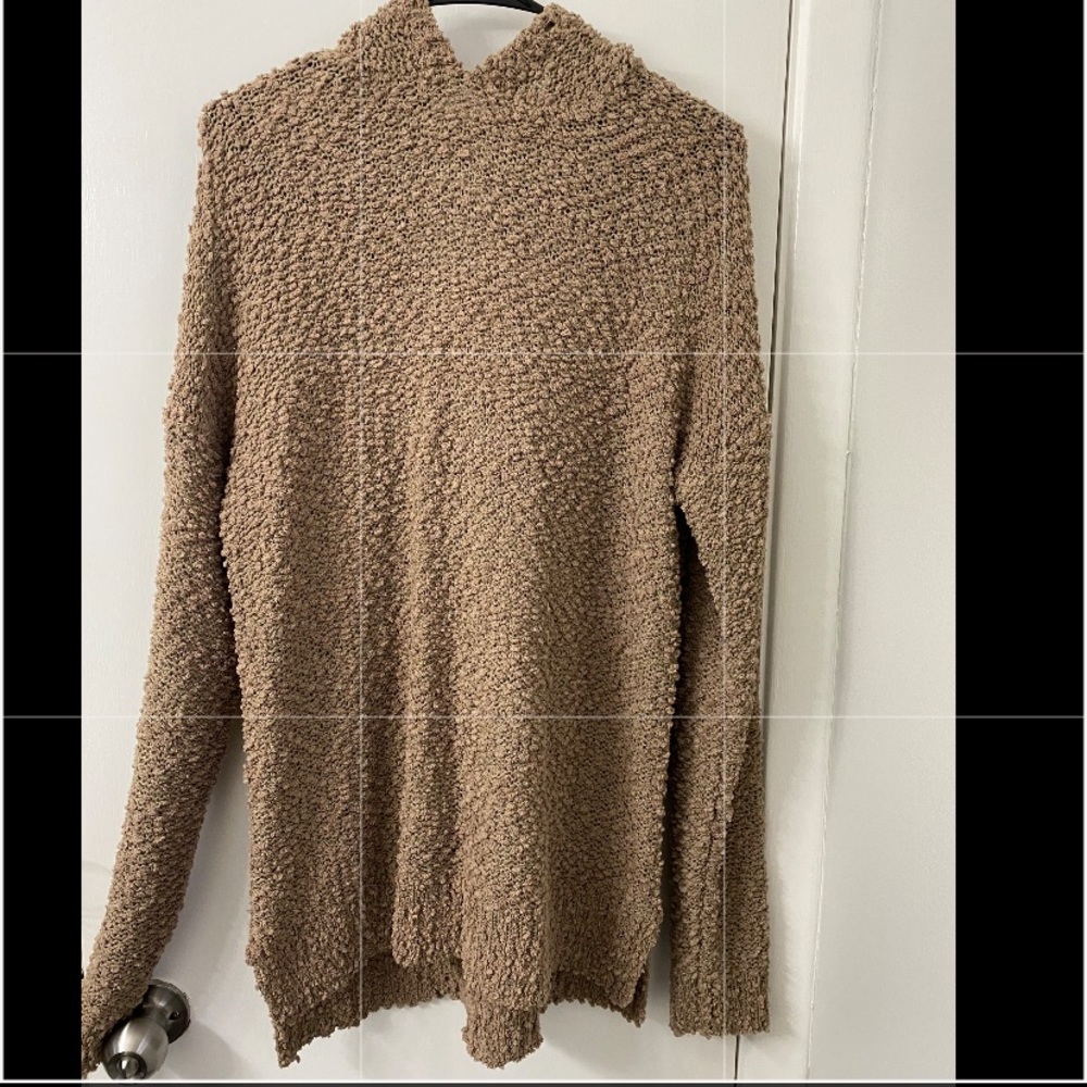 Women’s hooded popcorn pullover size L